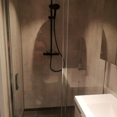 Apartman Spacious Detached House With Garden Perfect For Ons &