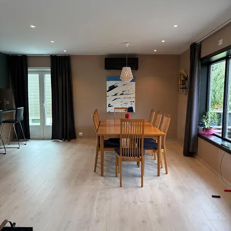 Spacious Detached House With Garden Perfect For Ons & 公寓