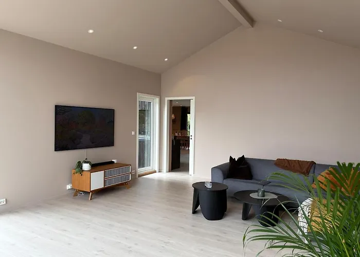 公寓 Spacious Detached House With Garden Perfect For Ons &