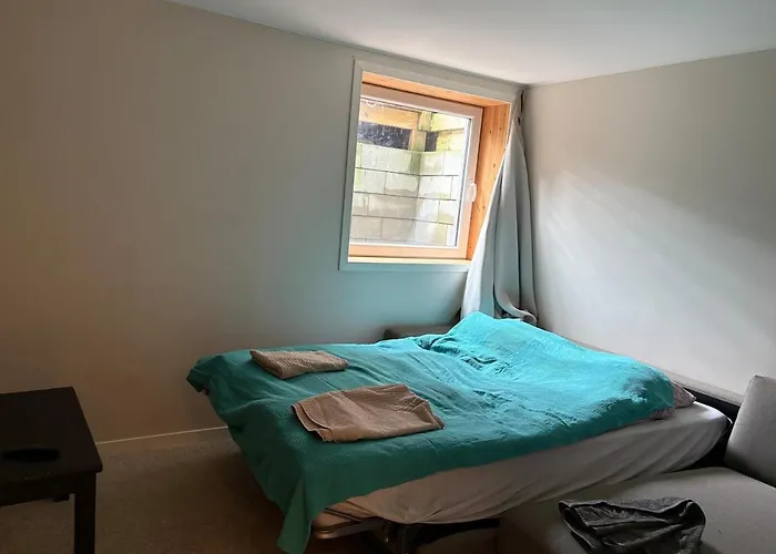 Spacious Detached House With Garden Perfect For Ons &