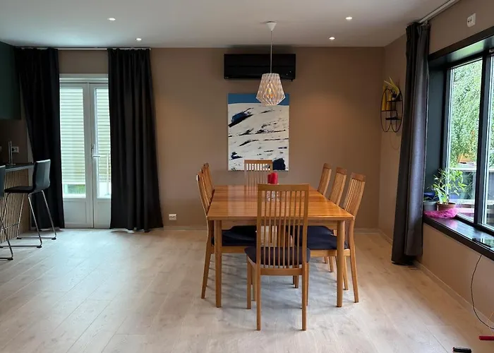 Spacious Detached House With Garden Perfect For Ons & 公寓