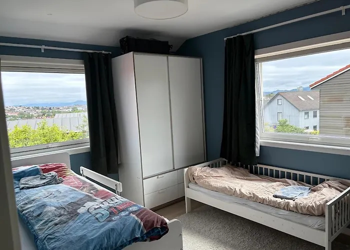 Lägenhet Spacious Detached House With Garden Perfect For Ons &